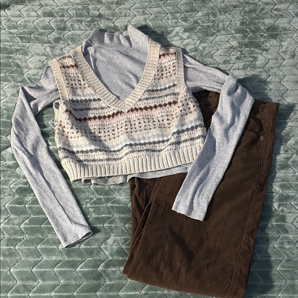AE Sweater Vest